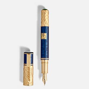 Stilografica Montblanc Klimt 4810 aperta con corpo blu e cappuccio dorato affiancato, pennino in oro 18K visibile