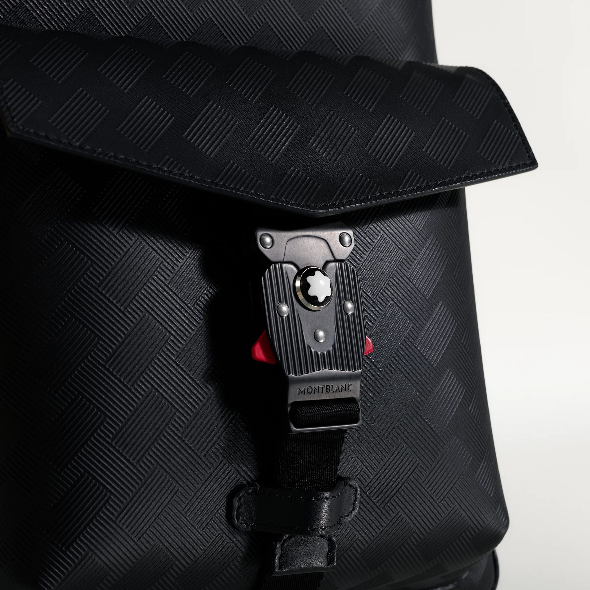 Zaino Montblanc Extreme 3.0 con fibbia M LOCK 4810 in pelle nera